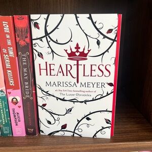 Heartless by Marissa Meyer Book